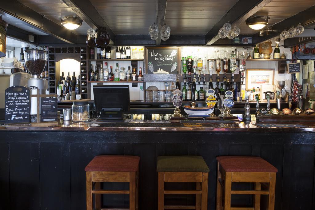 The Ship Inn Пензанс Екстериор снимка