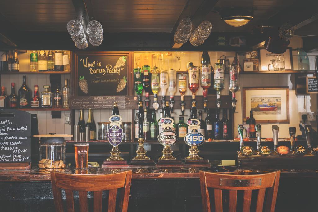 The Ship Inn Пензанс Екстериор снимка